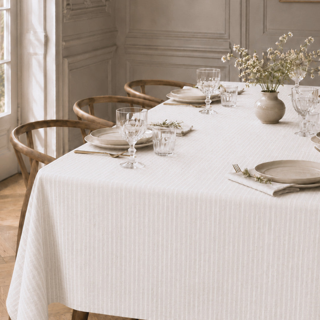 Lam Blanco – Jacquardvävd textilvaxduk i offwhite, miljö
