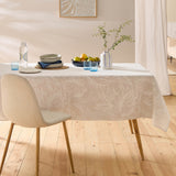 Lorenza – Tygduk i linnelook med stort bladmönster – 140 x 240 cm, miljö