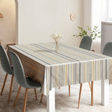 Nordic Stripe Beige – Randig vaxduk med lätt struktur, miljö