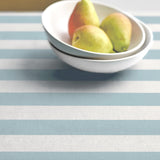 Parallel Linen Blue – Södahl textilvaxduk i 100 % bomull med glidskydd
