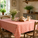 Picnic Red – Rutig vaxduk med textillook, landsmiljö