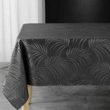 Plumette Charcoal Grey – Damastduk med vävt palmbladsmönster – 140 x 240 cm