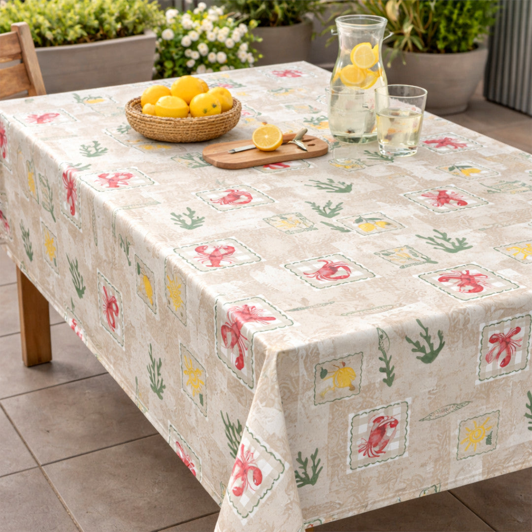 Riviera Patchwork – Vaxduk med humrar och citroner, miljö