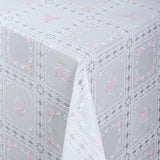 Rose Trellis – Spetsvaxduk med rosa rosrutor
