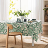 Stilys Sauge – Tygduk i linnelook med botaniskt bladmönster – 140 x 240 cm, miljö