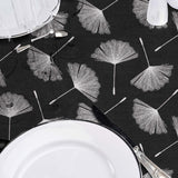 Textilia Glitter Auxine - Vaxduk med blommor i silvertryck, närbild