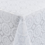 White Chantilly – Vit spetsvaxduk med klassiskt rosettmönster