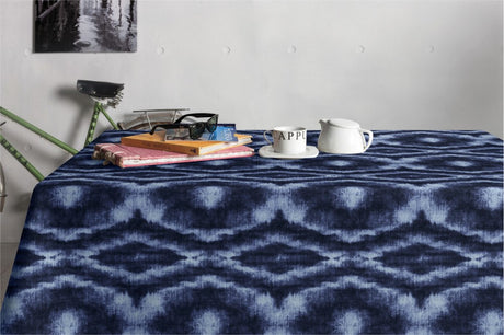 Saura Denim - textilvaxduk med batikliknande design, 140 cm