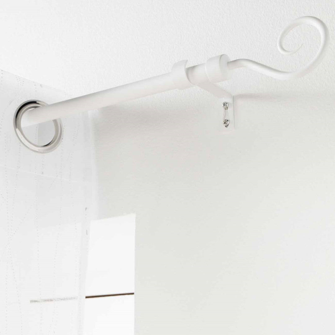 Arabesque Vit – Justerbar gardinstång 120–210 cm, upphängning