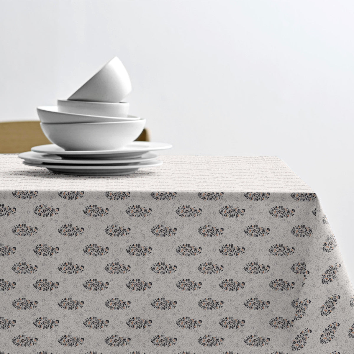 På dukat bord Södahl Boheme Grey, akrylatbelagd textilduk