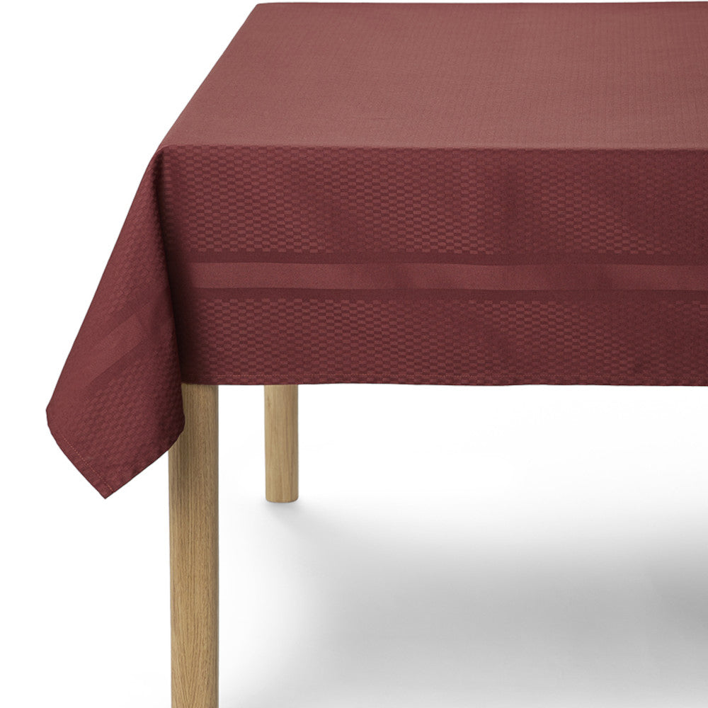 Compliments Damastduk Tile, Wine Red