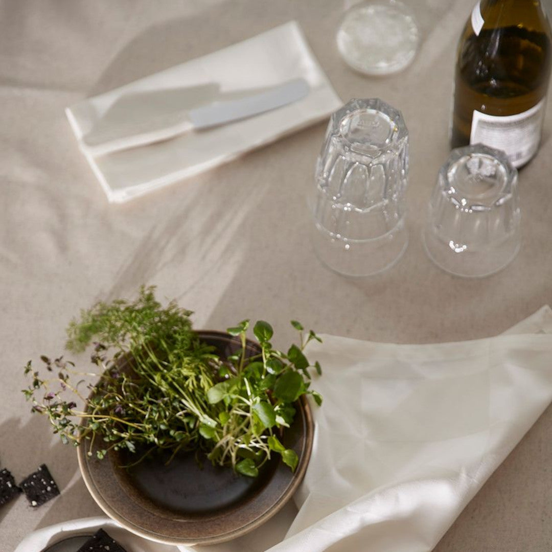 Compliments Flax Ljus Natur – textilvaxduk med glidskydd, 160 cm bred