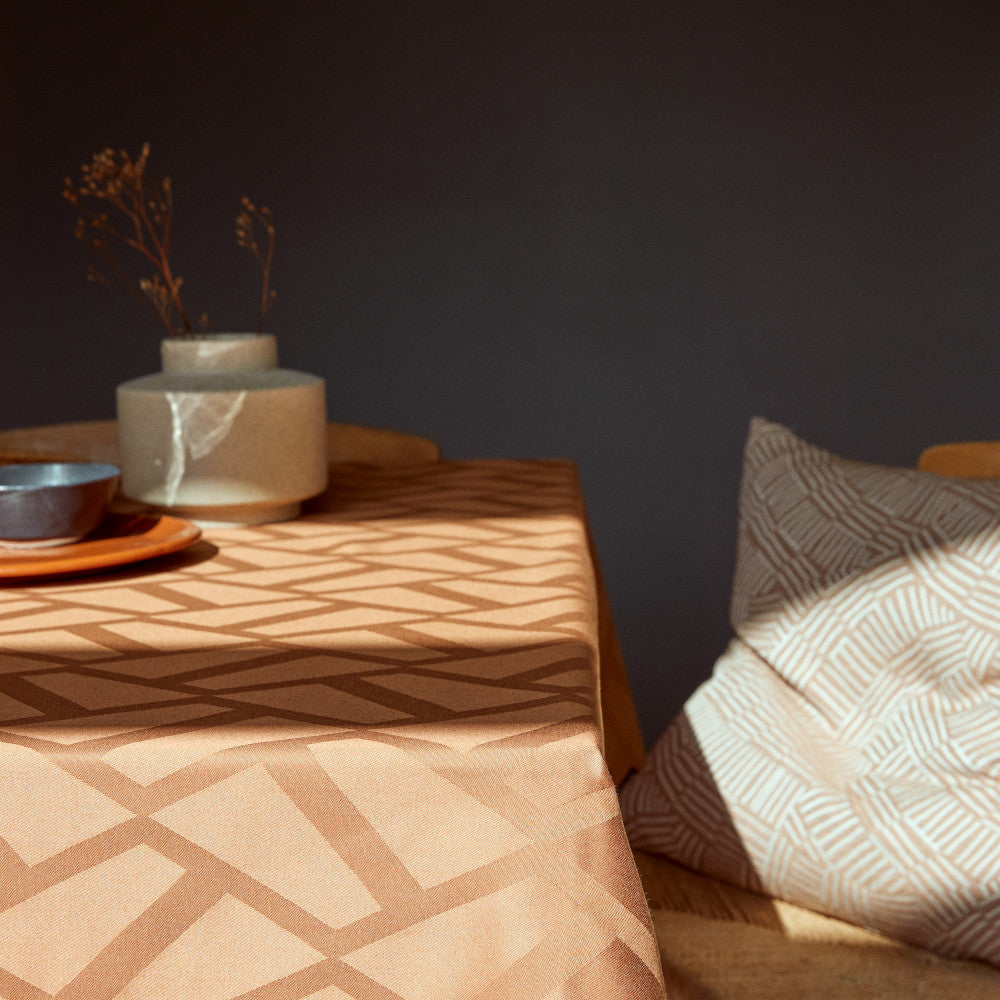 Compliments Ice Damastduk, cognac - 140 x 370 cm