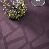 Compliments Ice Damastduk, lila - 160 x 370 cm, närbild