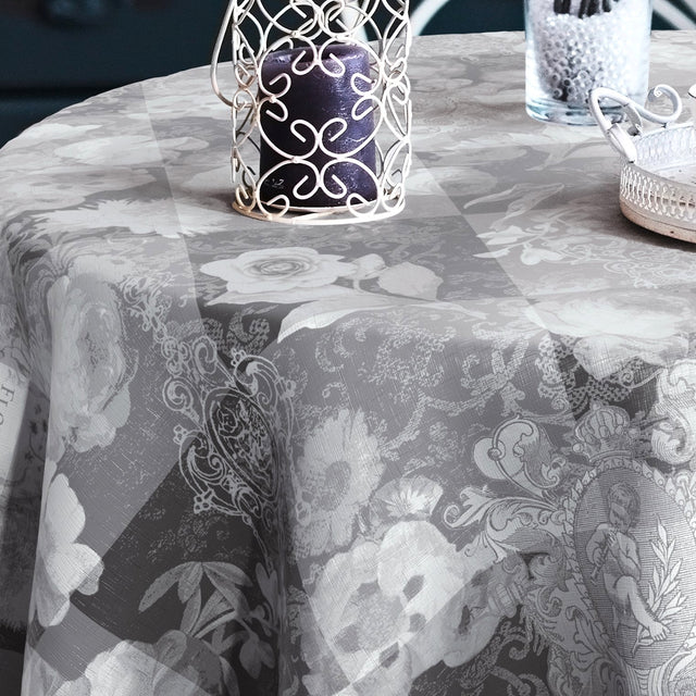 Dalington Grå. vaxduk med rosor i ett elegant präglat mönster