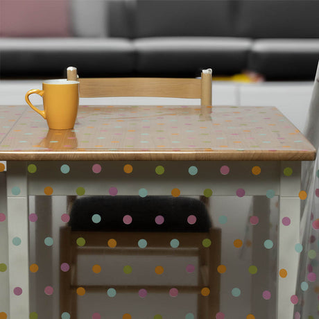 Dots on dots – Transparent vaxduk med färgglada prickar