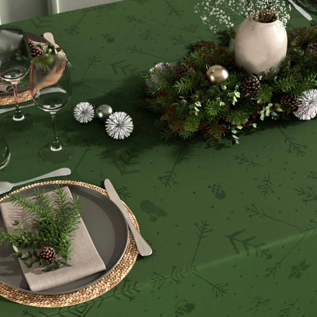 Engholm Noel damastvävd grön julduk - 150 x 370 cm, närbild