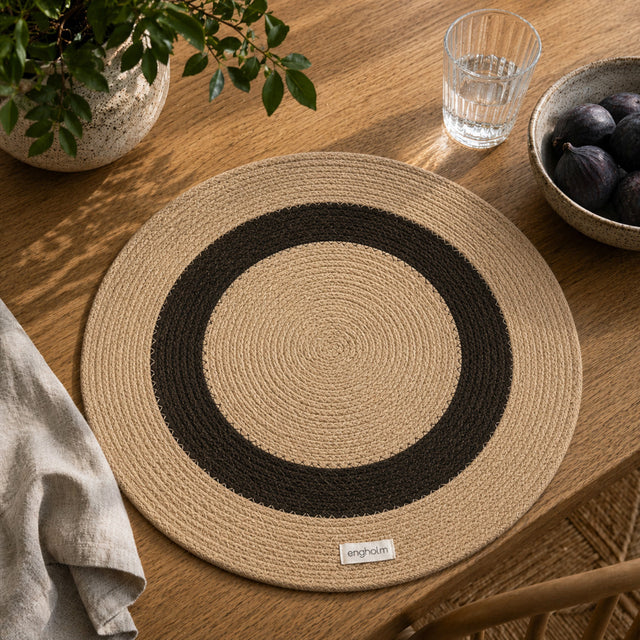 Engholm Thor Rund Bordstablett Coffee/Camel – Liten Cirkel – Ø40 cm