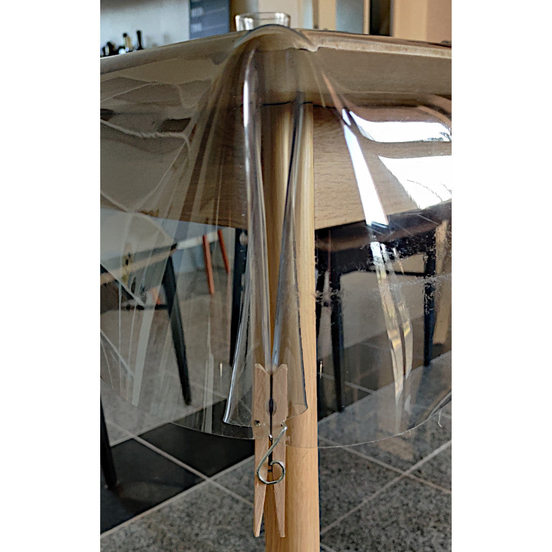 Kraftig gjennomsiktig voksduk – 1,0 mm tykk / ca. 140 cm bred, med klesklype