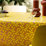 Poppy Rosenwood - Lola vaxduk med lekfull blommig design