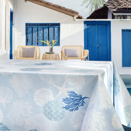 Maritim Blå – Vaxduk med snäckor och koraller