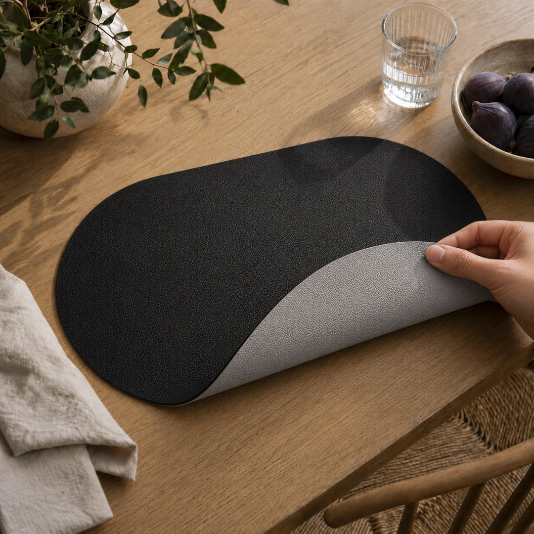 Moon oval bordstablett i konstläder – Svart/Ljusgrå – 30 x 45 cm