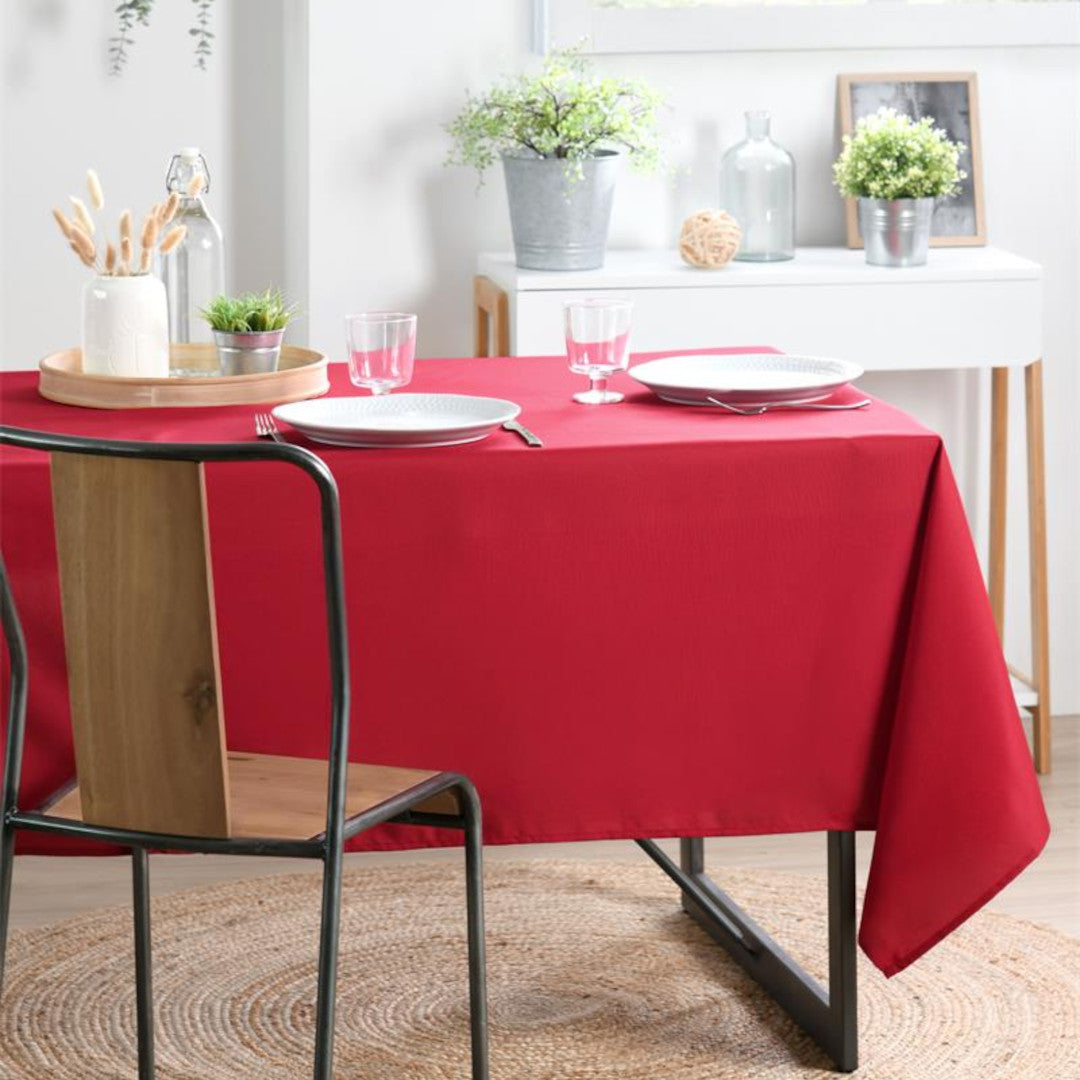 Nelson, enfärgad rektangulär duk med fläckavvisande behandling 145 x 200 cm - Röd
