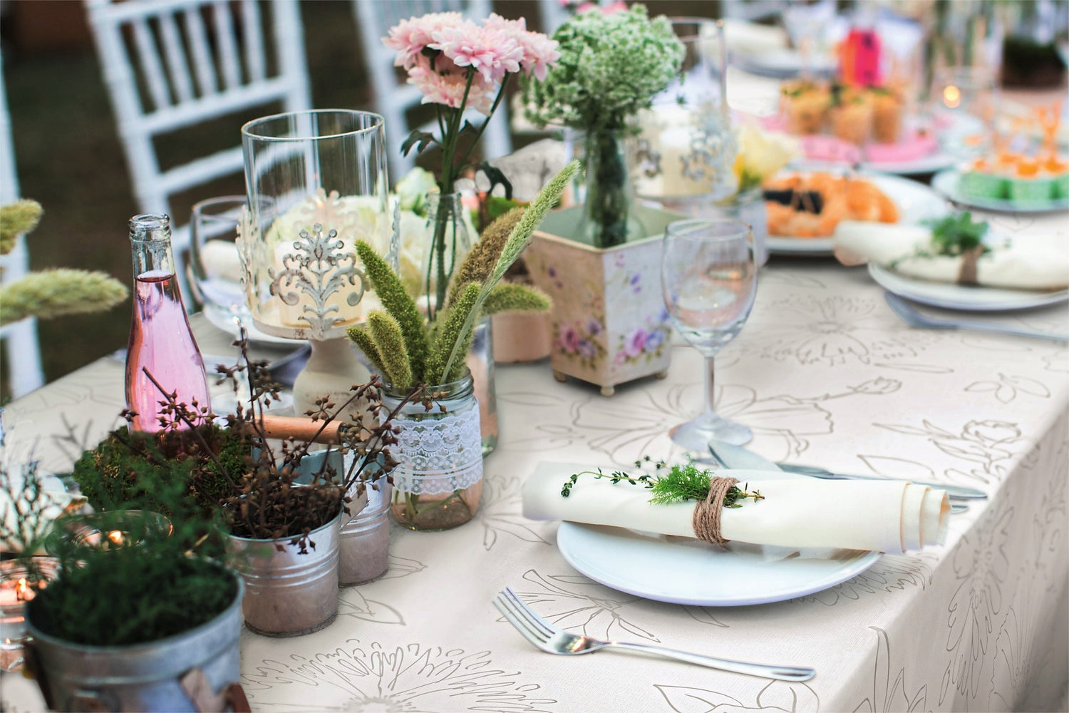 Miljöbild Palmas svart-vit, vaxduk med fina sterckteckningar