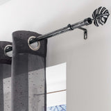 Patina Tropi Svart/Silver – Justerbar gardinstång 120–210 cm, upphängning