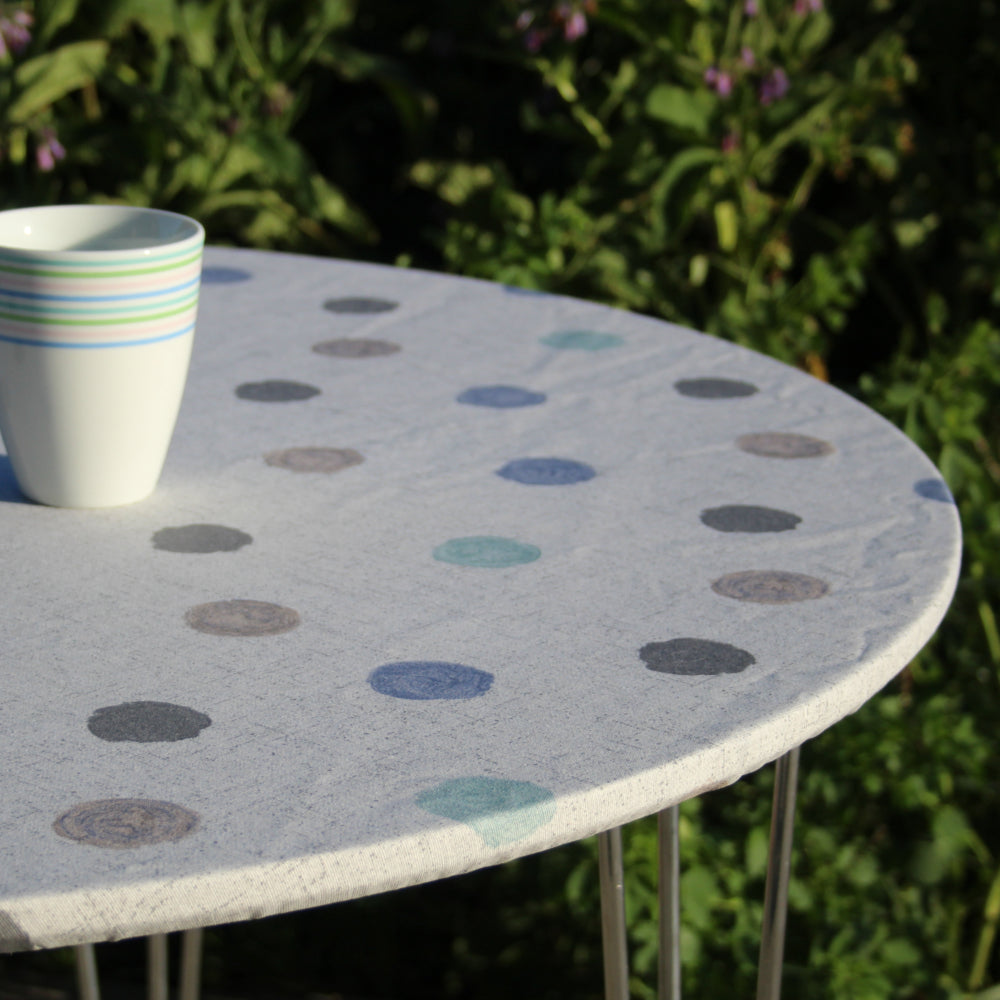 Redon med prickar - rund textilvaxduk med resårkant