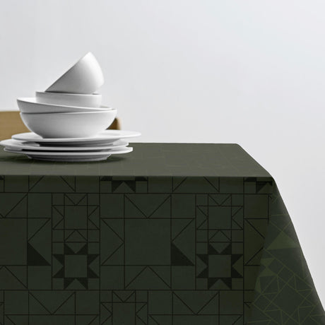 Södahl julduk Forest Green med stjärnmönster på dukat bord till jul 140x320