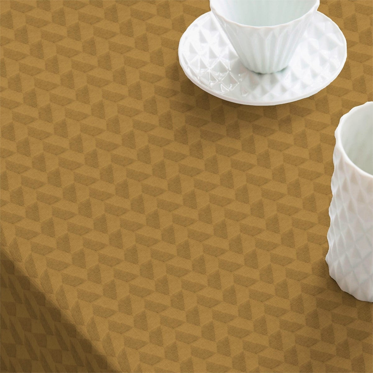 Oslo Curry-gold 160 cm, damastvävd textilvaxduk med glidskydd