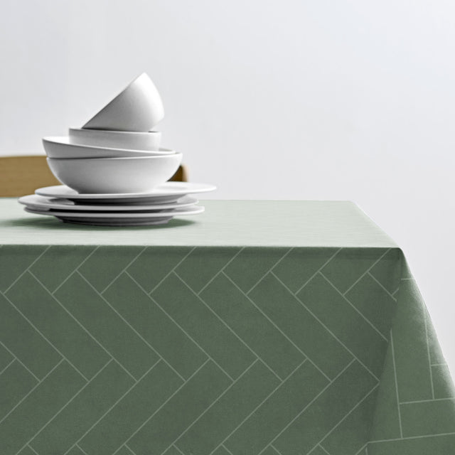 Tiles Hedge Green - Södahl damastvävd textilvaxduk 100 % bomull med glidskydd, miljö