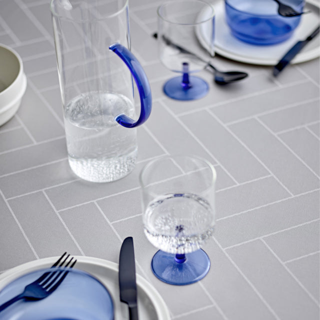 Tiles Light Grey - Södahl damastvävd textilvaxduk 100 % bomull, närbild