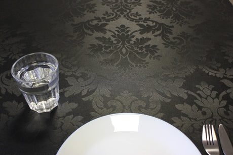 Versailles Black textilvaxduk med vackra jacquardvävda humleornament, 180 cm